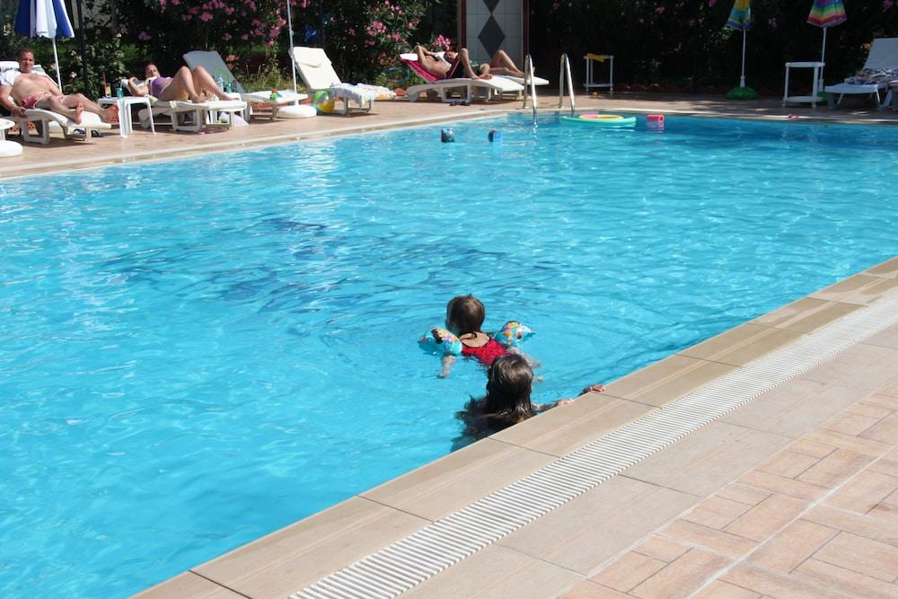 אולודניץ The Green Valley Hotel מראה חיצוני תמונה